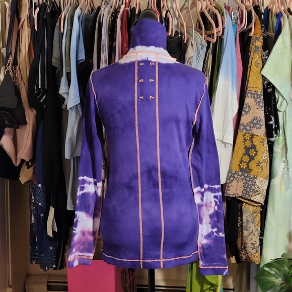 Diesel Early 2000s Y2K Purple Tie Dye Turtleneck w/ Back Piercing Detail Size L - Picture 4 of 15